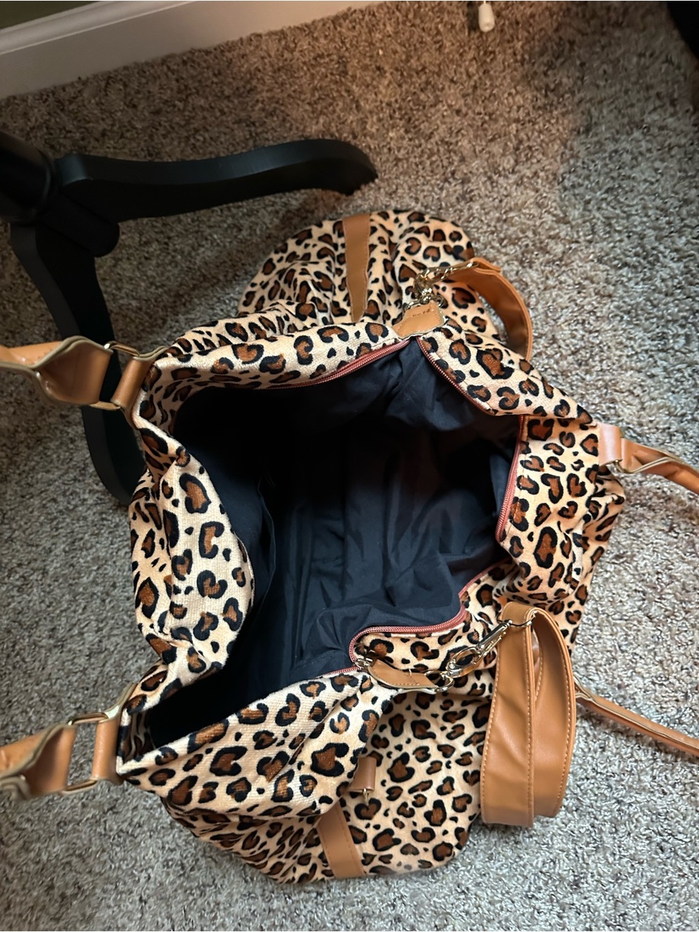 Leopard Print Weekender - Picture 3 of 5